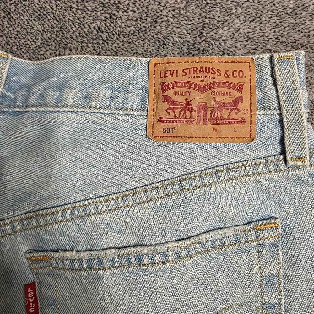 Levi's 501 Distressed Button Fly Shorts Size W30